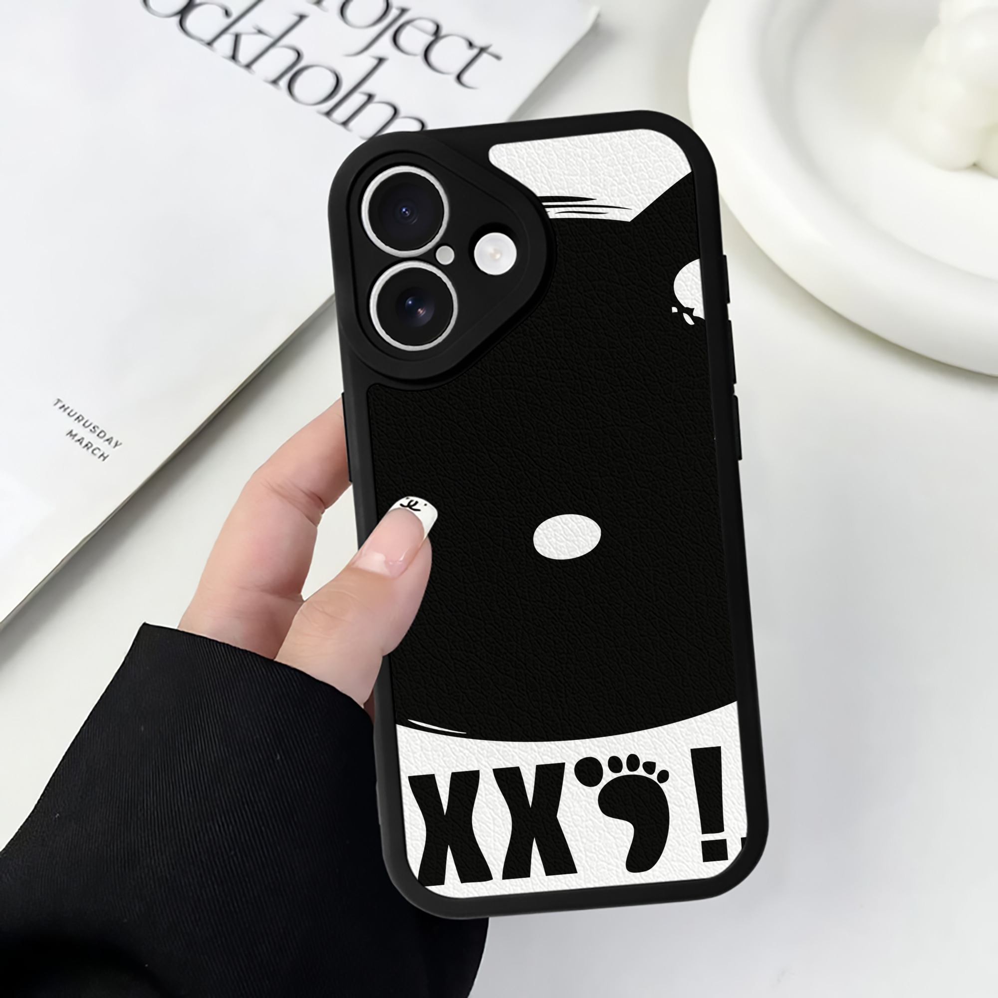 （画像用） Hello Kitty ハローキティ 【iPhone 16シリーズ対応】シリコンスマホケース（レザー調） 材質：シリコン